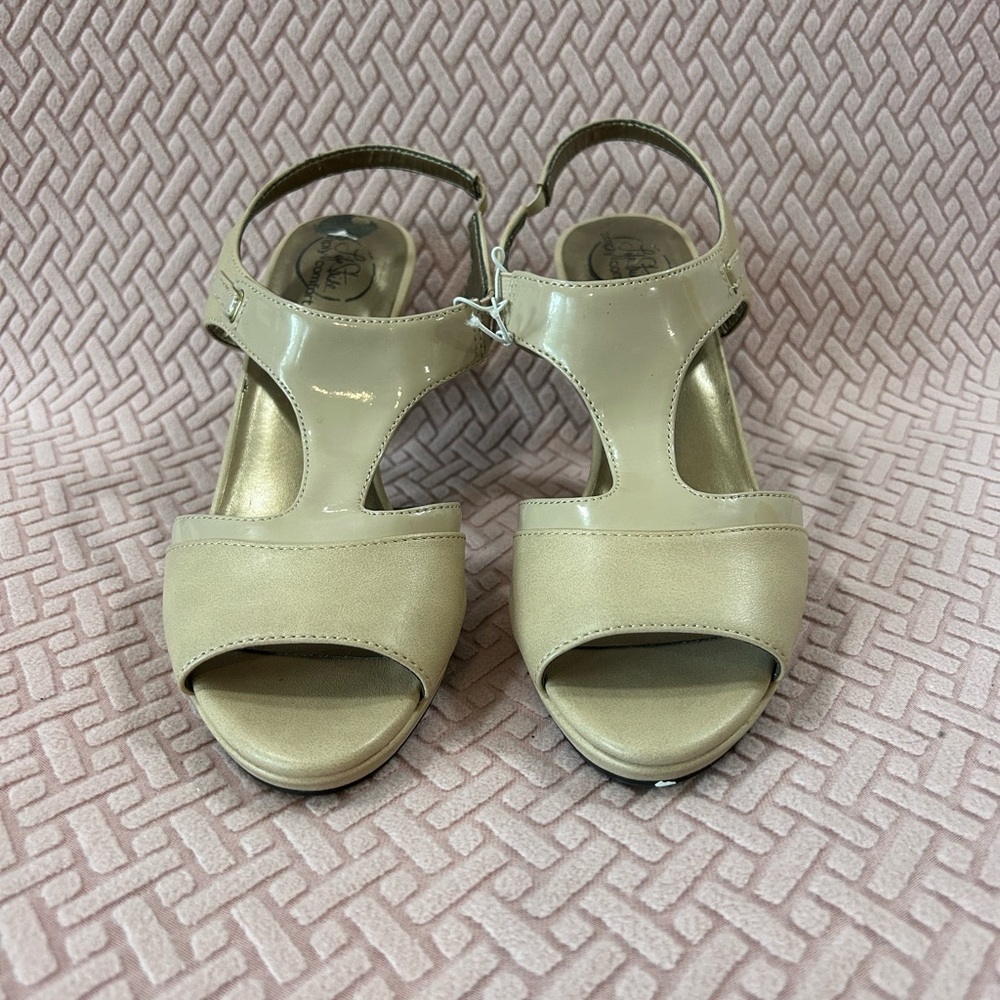 Life Stride Beige Heels